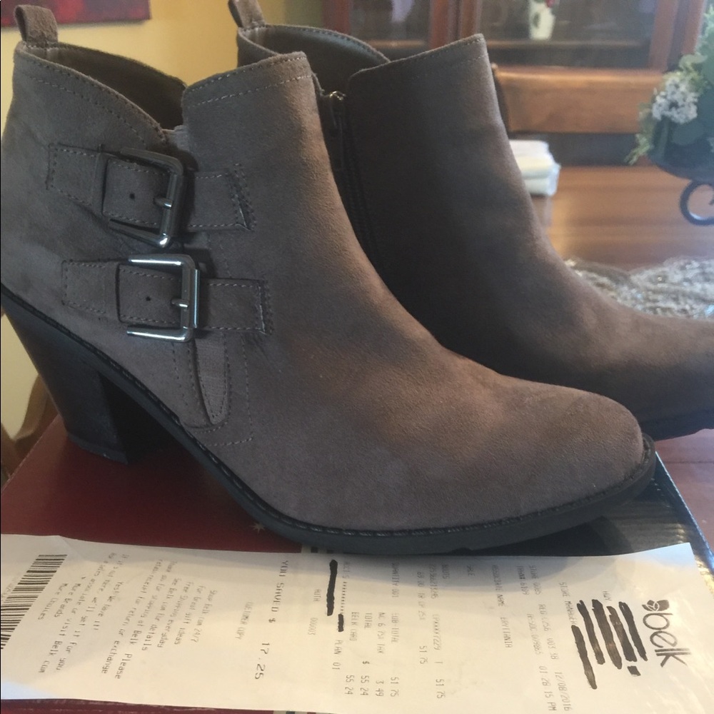 Hokus Pokus size 9.5 Suede